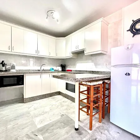 Apartamento Vista Piscina, Cerca Playa En Tenerife Sur, Los Cristianos *